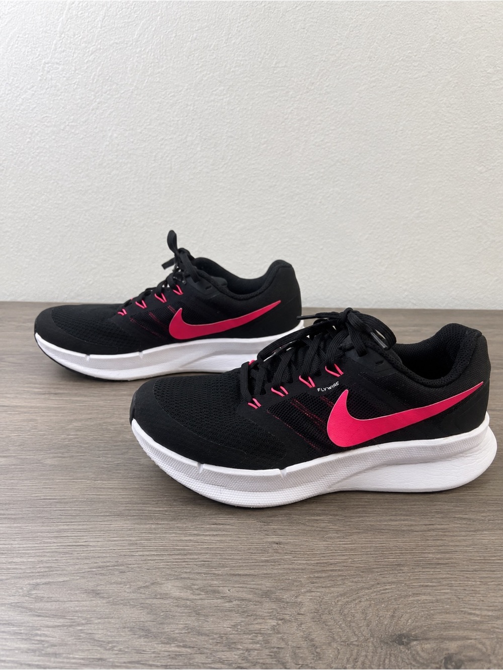 Nike Women’s Black/Pink Running Shoes - Swift Size 8